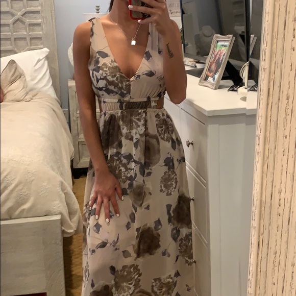 Dresses & Skirts - ⭐️ floral summer cutout dress